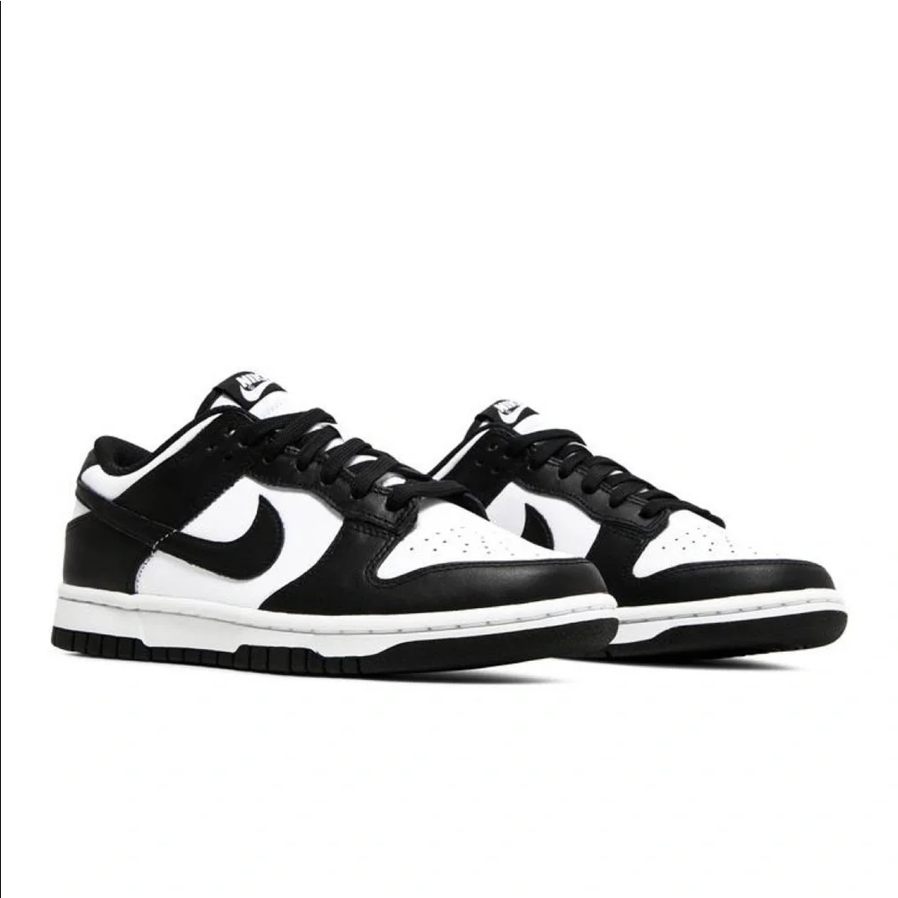 Black and white Nike dunks. - Picture 3 of 5